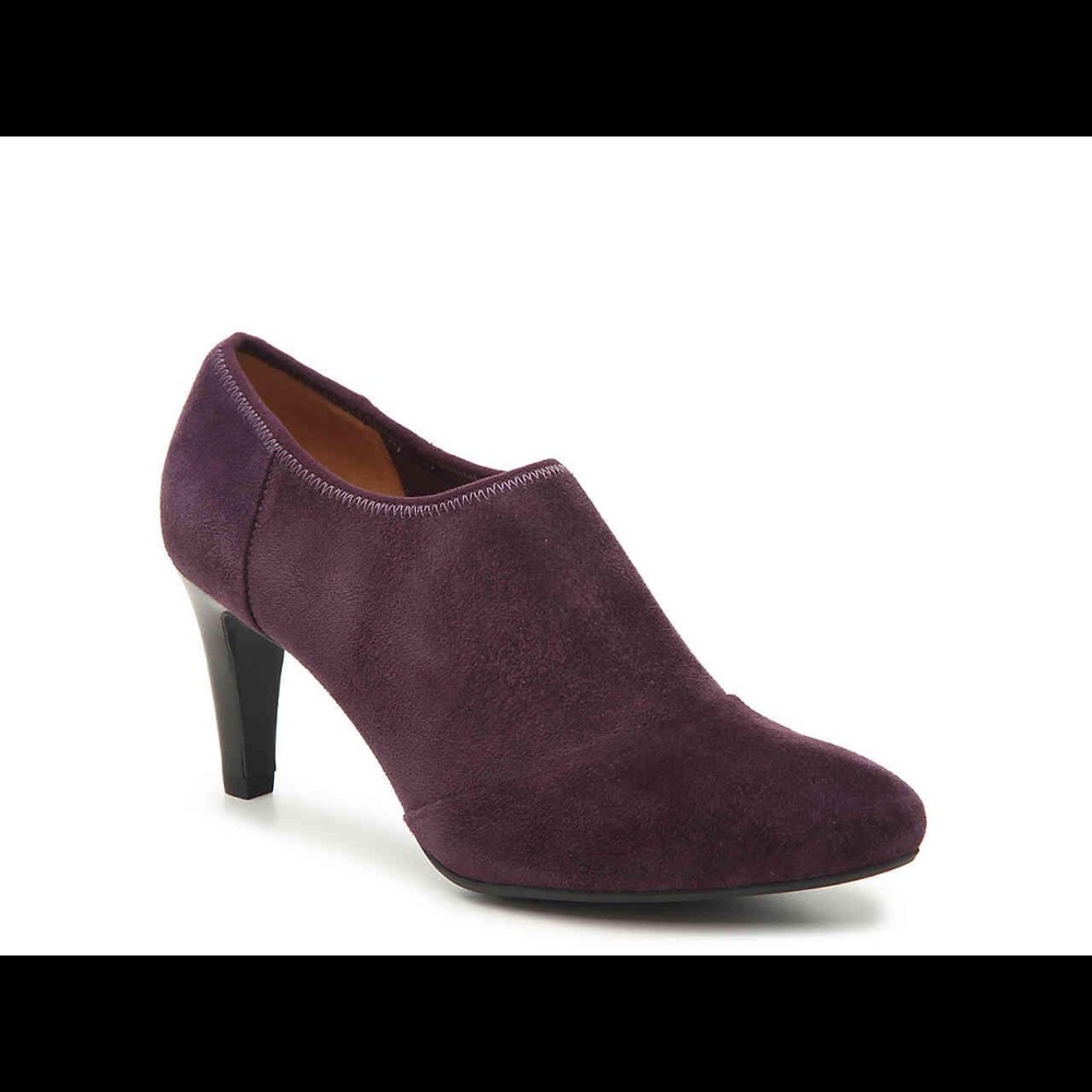 NEW Ecco suede booties